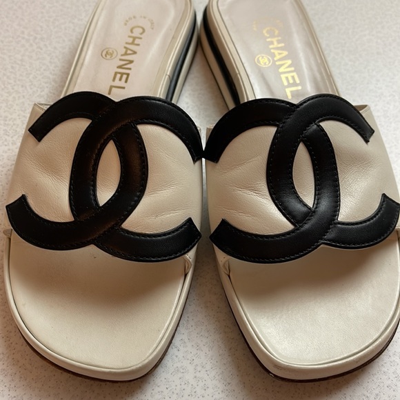 Chanel CC interlocking Slides - Picture 6 of 7